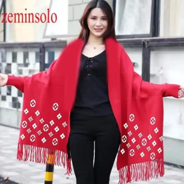 Stylish Bat-Wing Printed Fleece Shawl The Ultimate Poncho For Women's Winter Fashion - Image 3